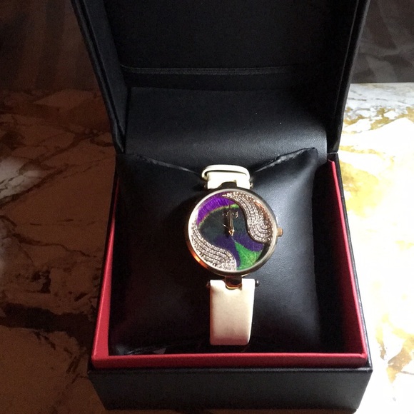 Swarovski Crystal Peacock Feather Pattern - Picture 2 of 5